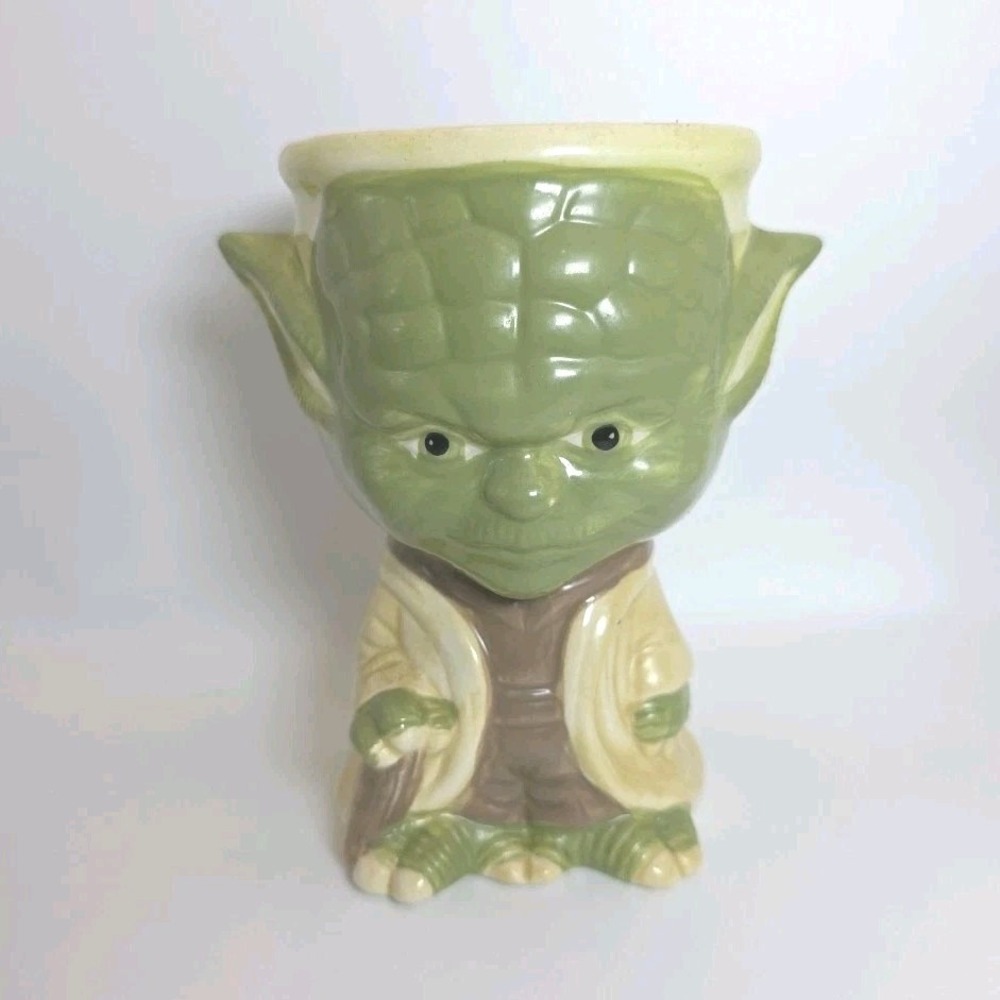 Star Wars Yoda Ceramic Goblet Coffee‎ Mug by Galerie & Lucasfilms Ltd 2012
